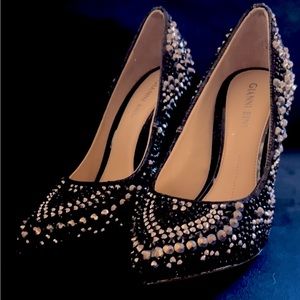 Gianni Bini Covered in Austrian crystals Size 5.5